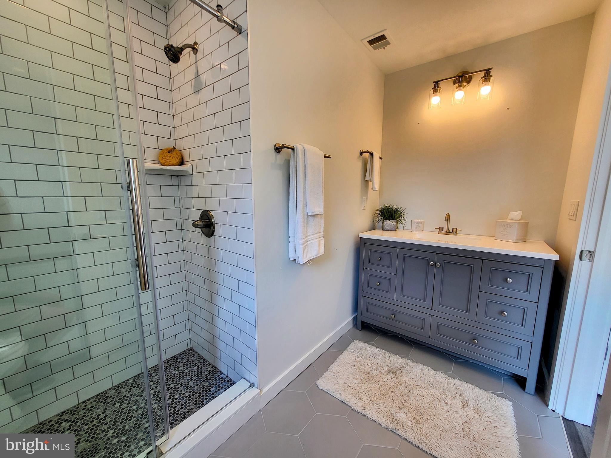 FAIRMOUNT - Residential Lease