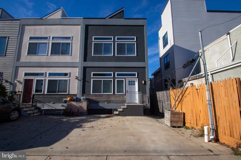 2304 E SERGEANT STREET PHILADELPHIA PA 19125