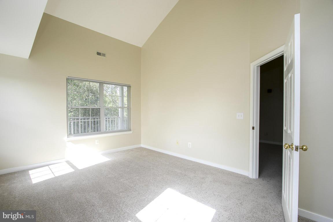 RIVERGATE II - Residential