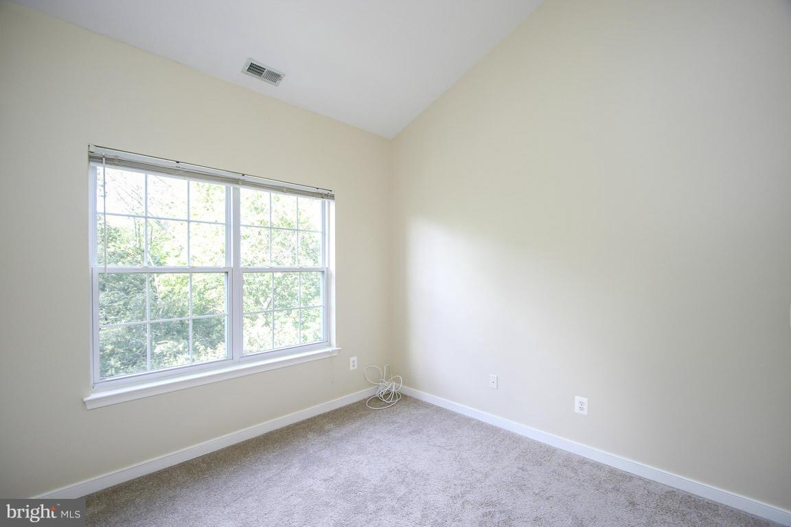 RIVERGATE II - Residential