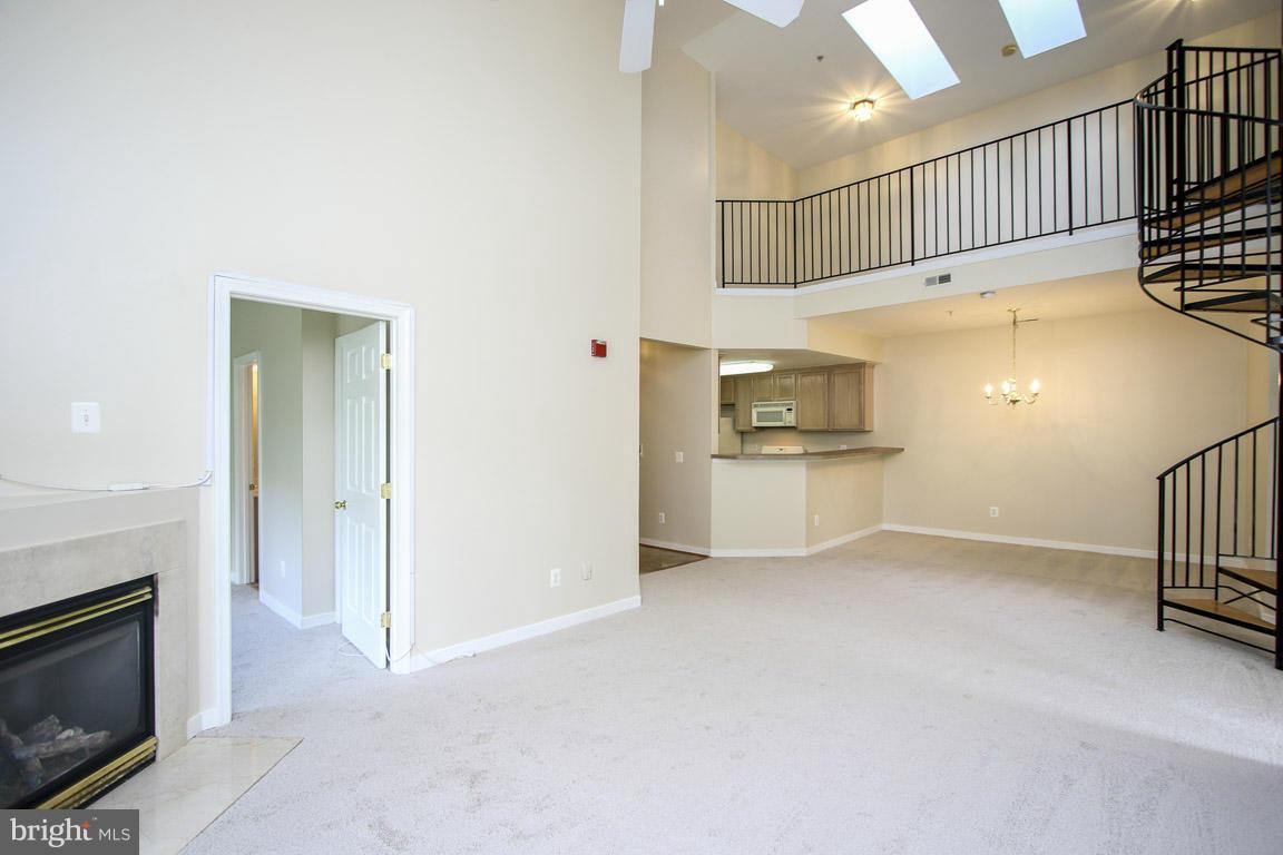 RIVERGATE II - Residential