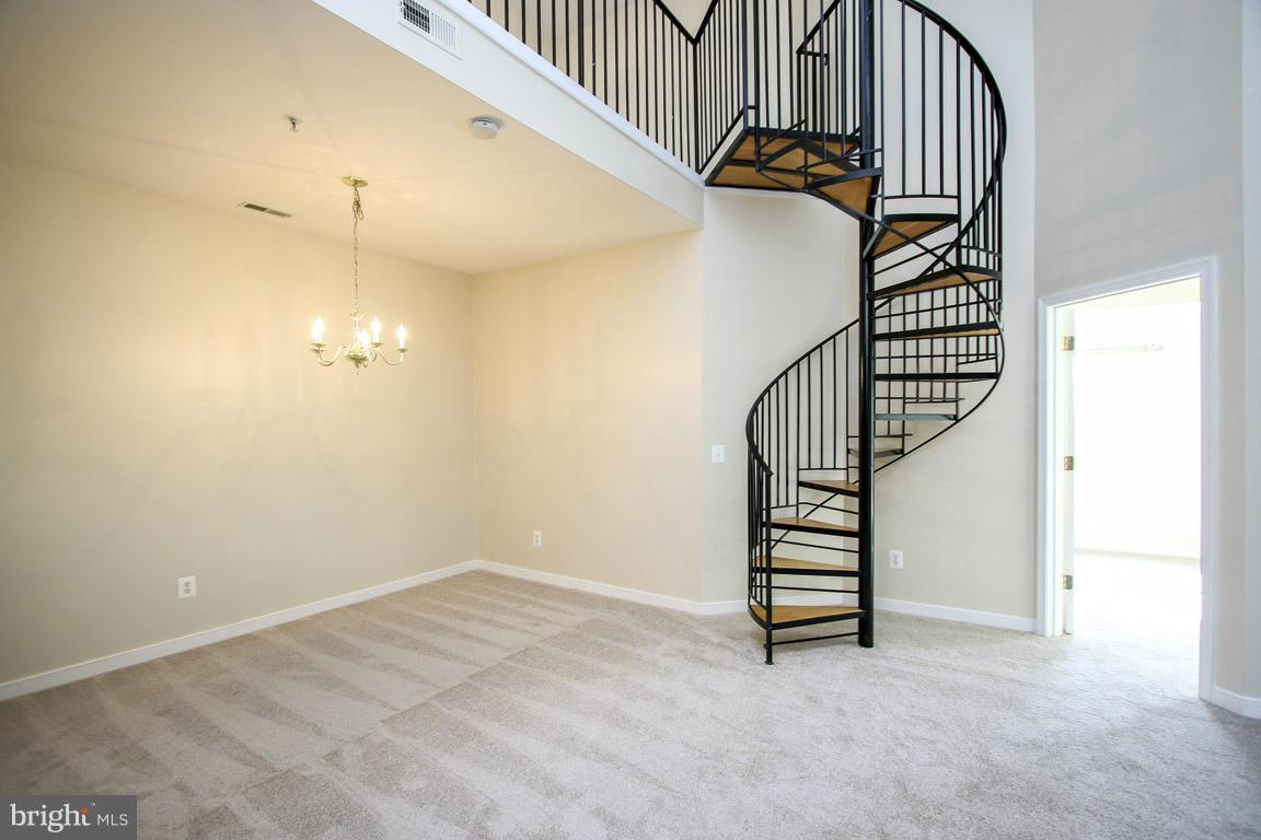 RIVERGATE II - Residential