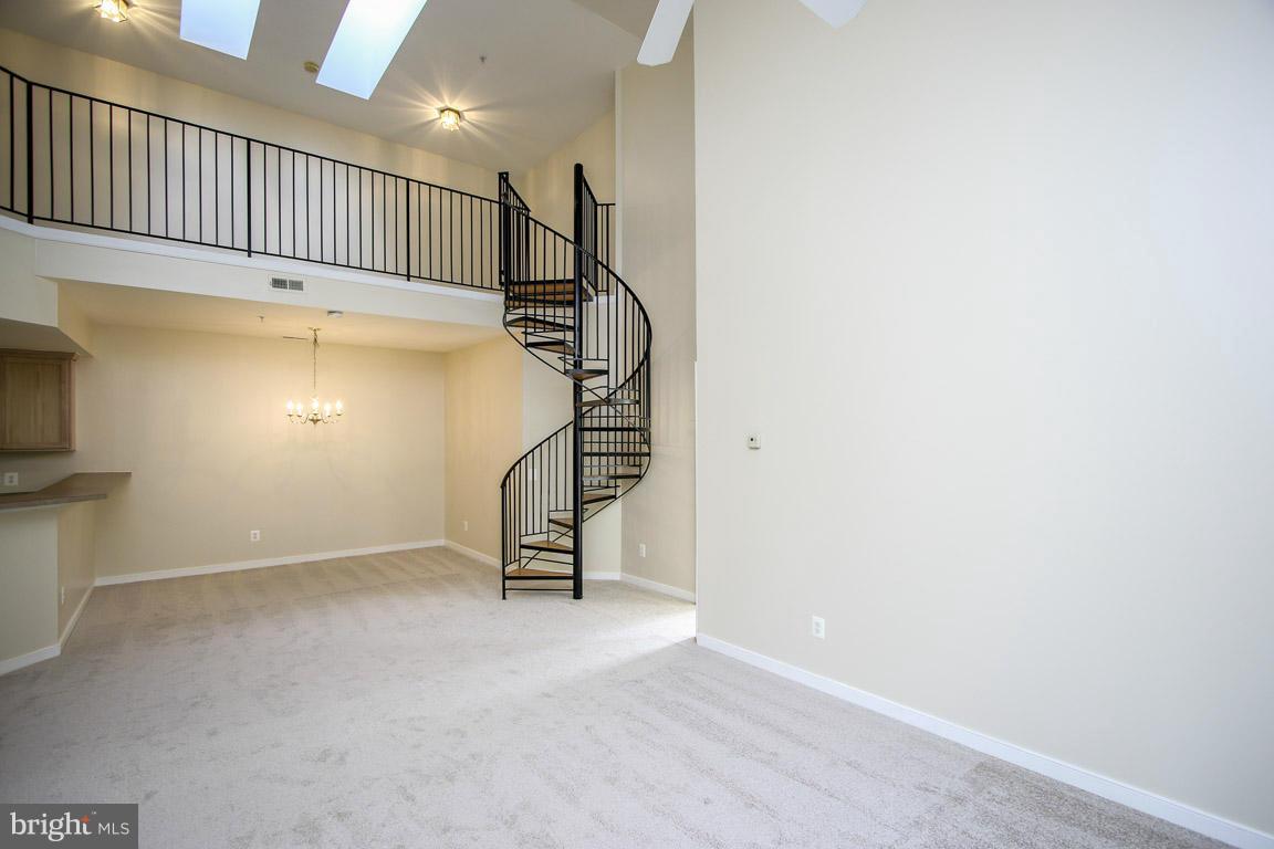 RIVERGATE II - Residential