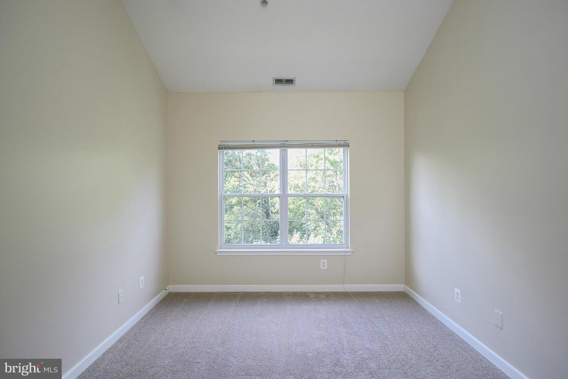 RIVERGATE II - Residential