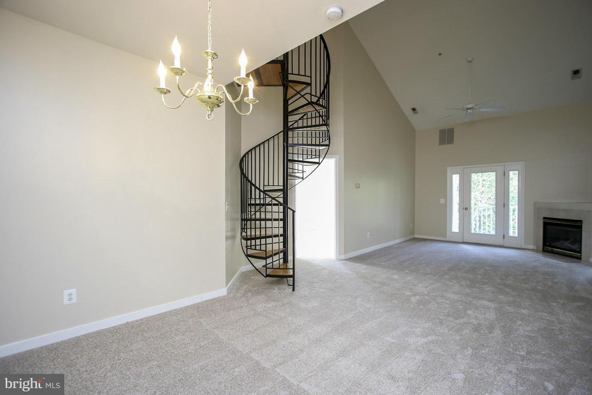 RIVERGATE II - Residential