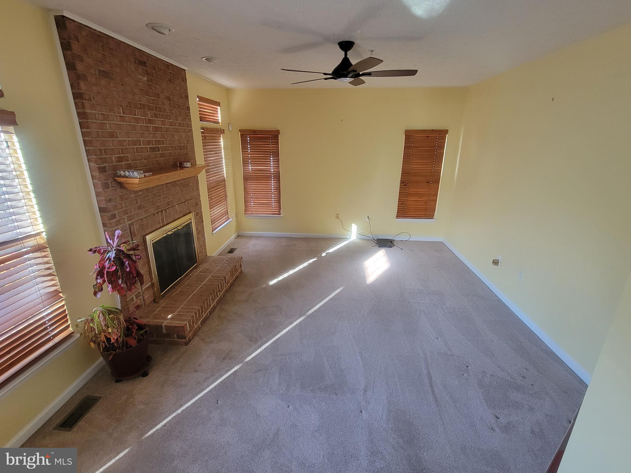 WOODVIEW VILLAGE WEST - Residential