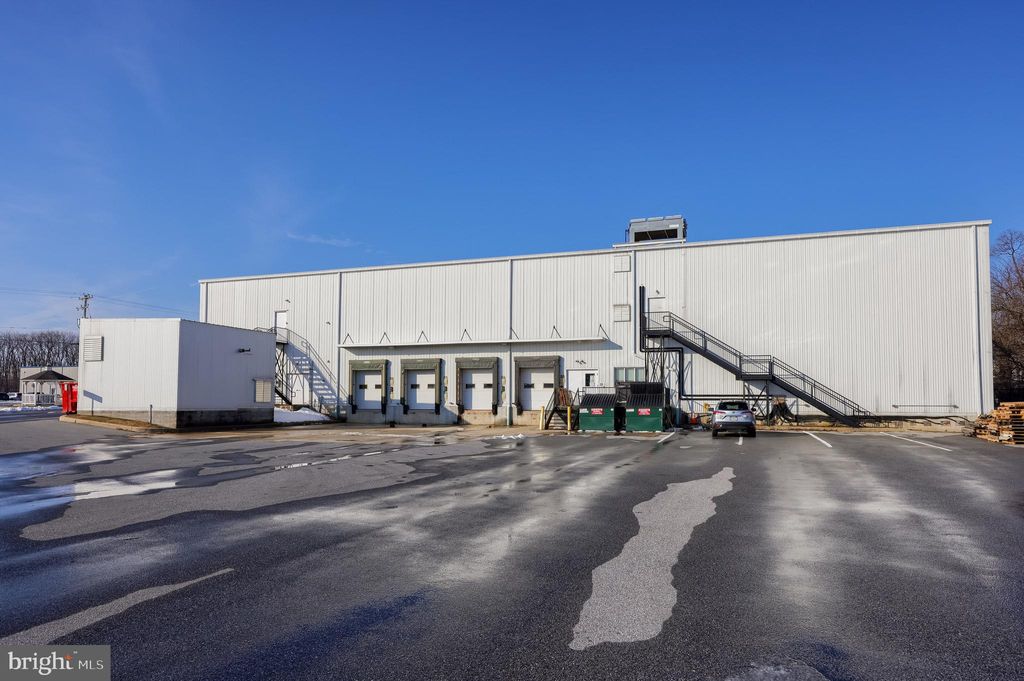 Photo of 191 Commerce Drive, NEW HOLLAND, PA 17557 (MLS # PALA2081388)