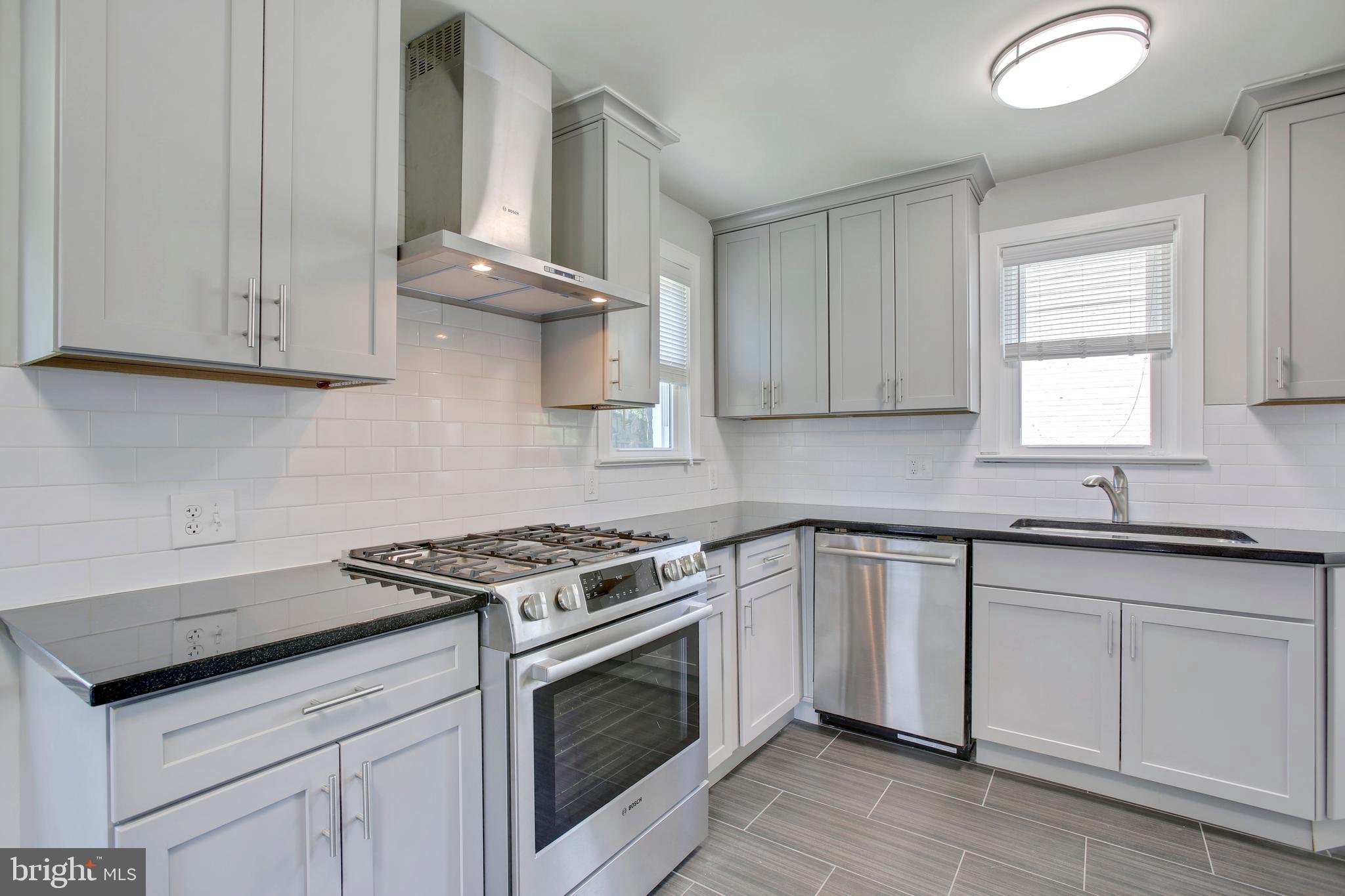 HIGHVIEW PARK - Residential Lease