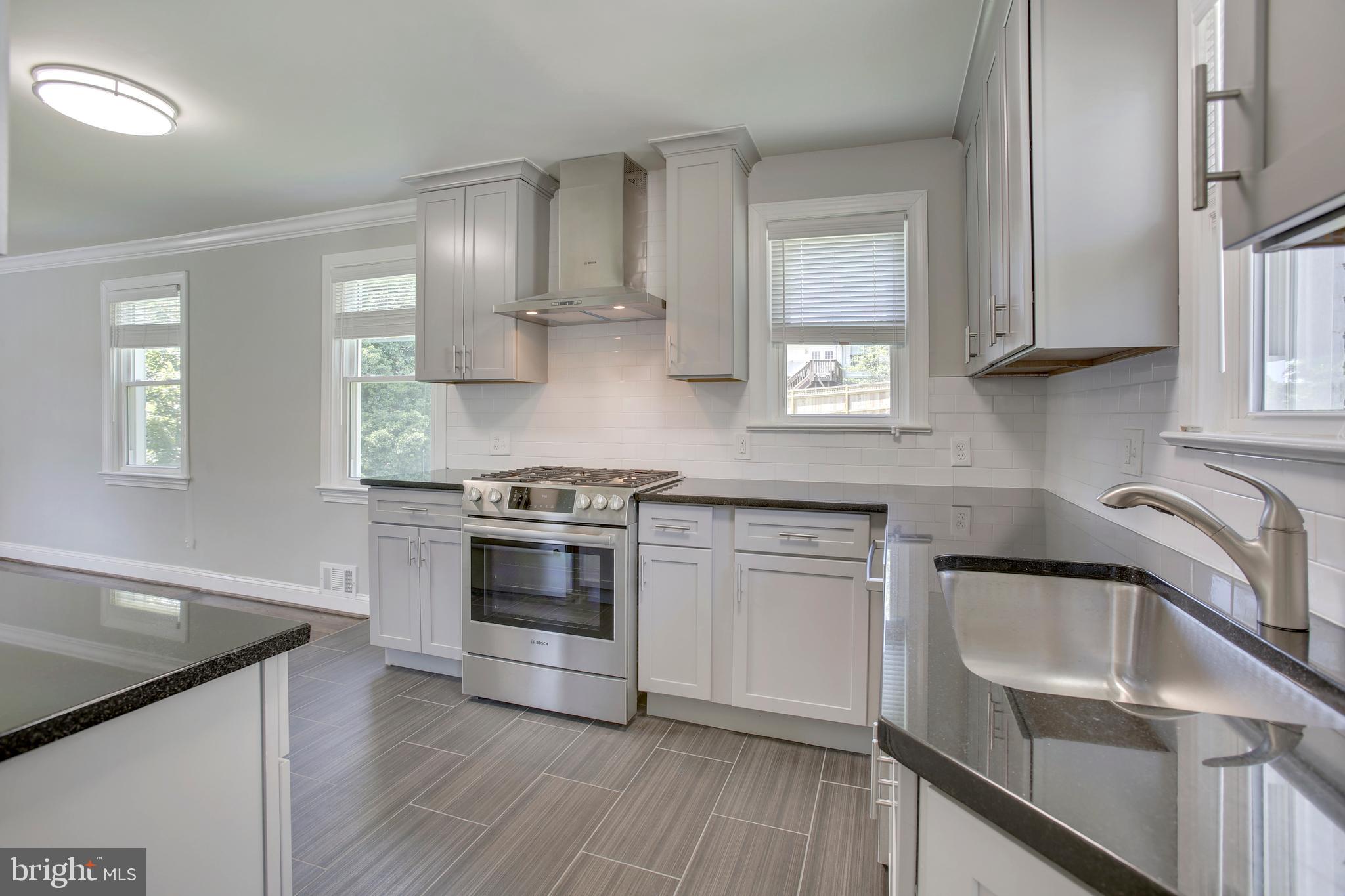 HIGHVIEW PARK - Residential Lease