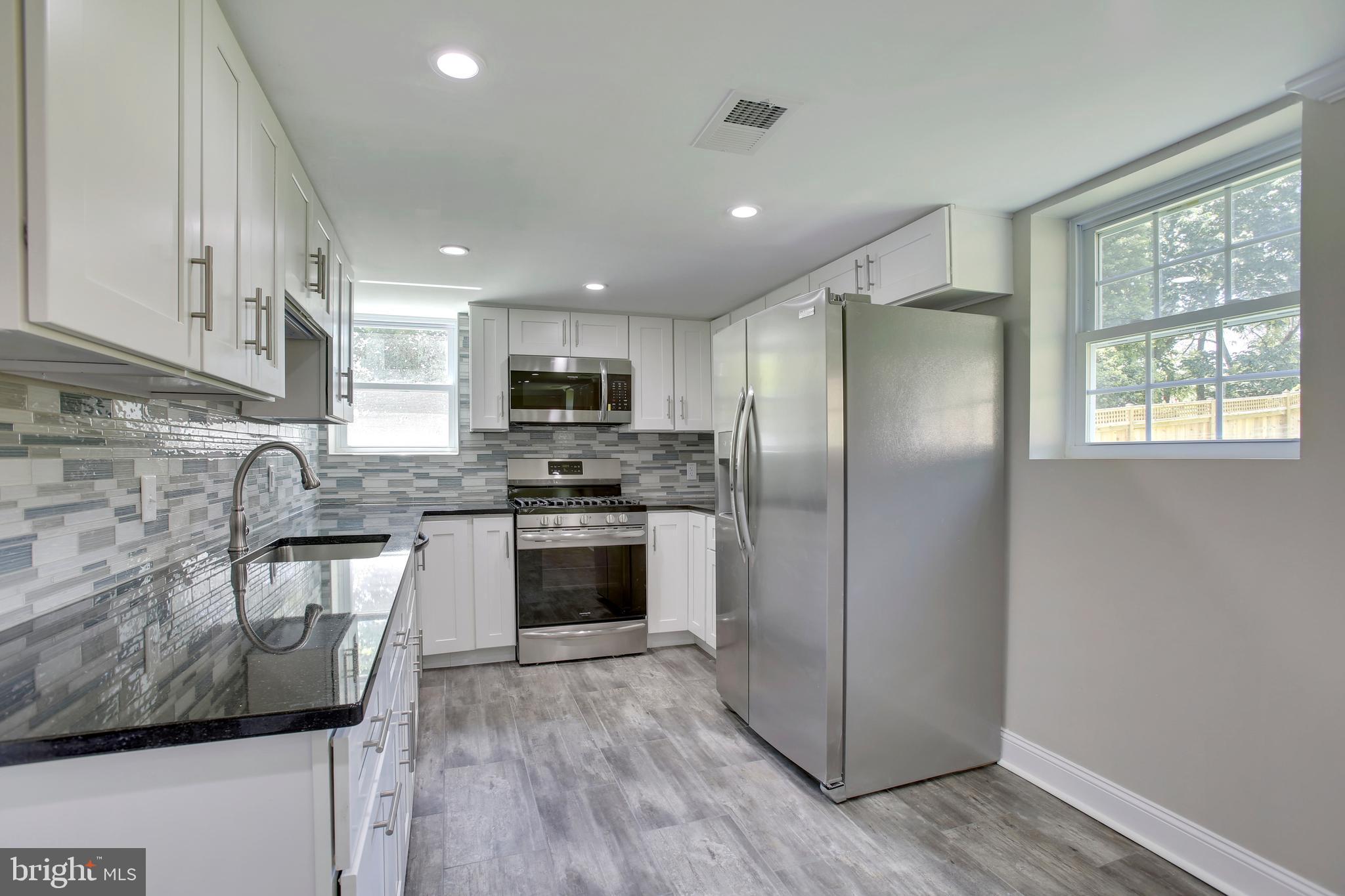 HIGHVIEW PARK - Residential Lease