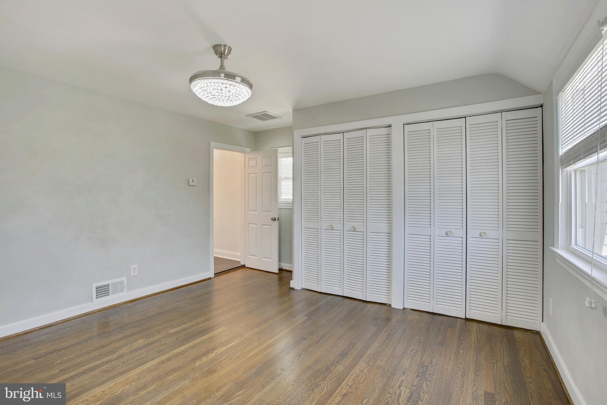 HIGHVIEW PARK - Residential Lease