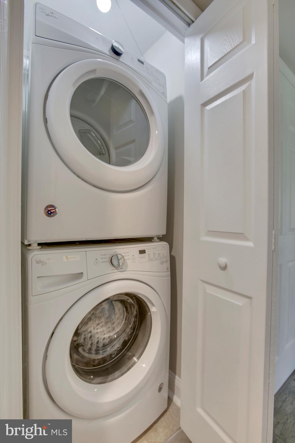 HIGHVIEW PARK - Residential Lease