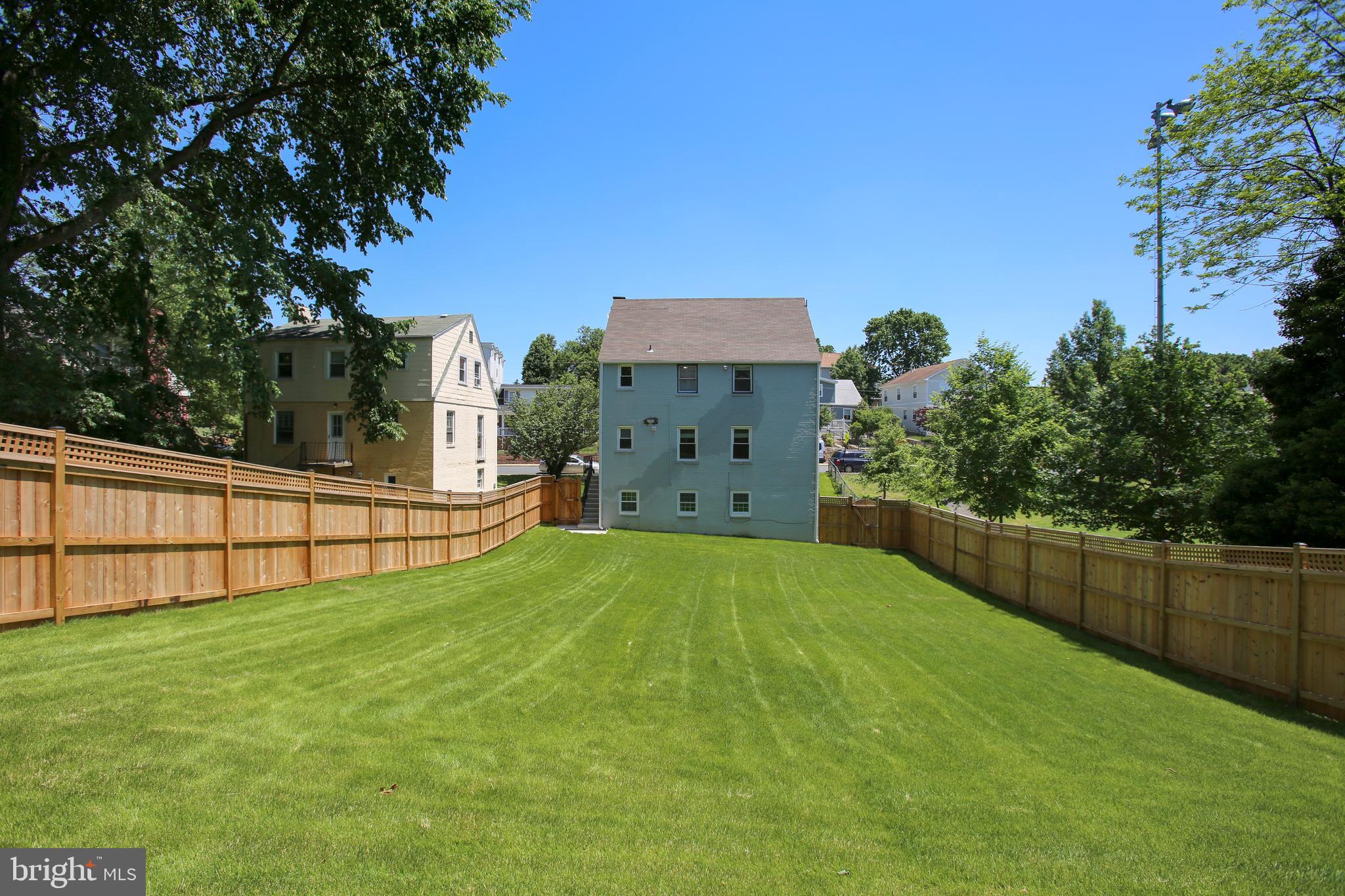 HIGHVIEW PARK - Residential Lease