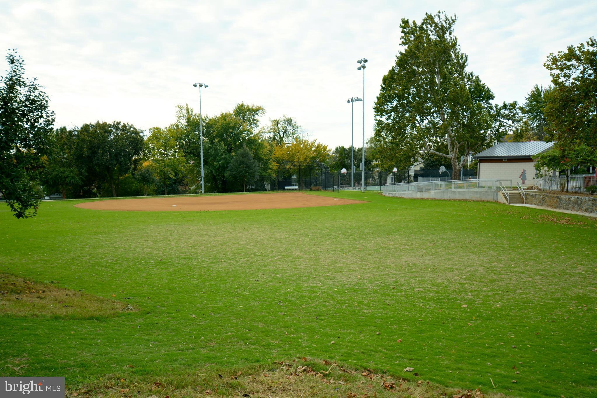 HIGHVIEW PARK - Residential Lease