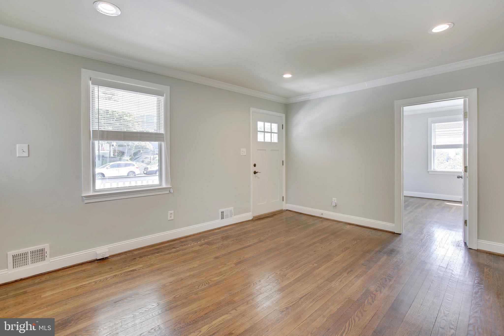 HIGHVIEW PARK - Residential Lease