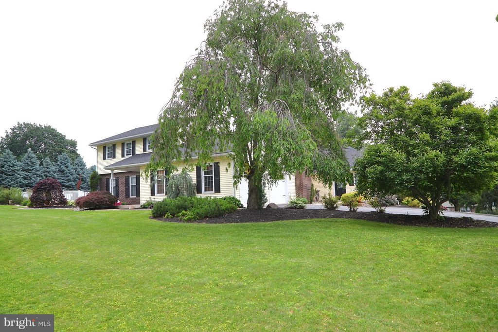 Photo of 146 Skyline Drive, NEW HOLLAND, PA 17557 (MLS # PALA2071494)