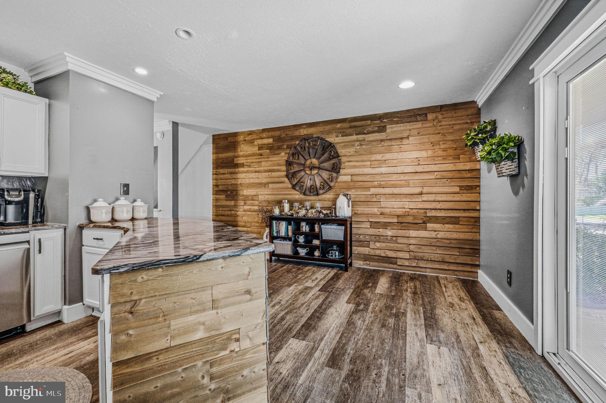 NEWTOWNE VILLAGE - Residential