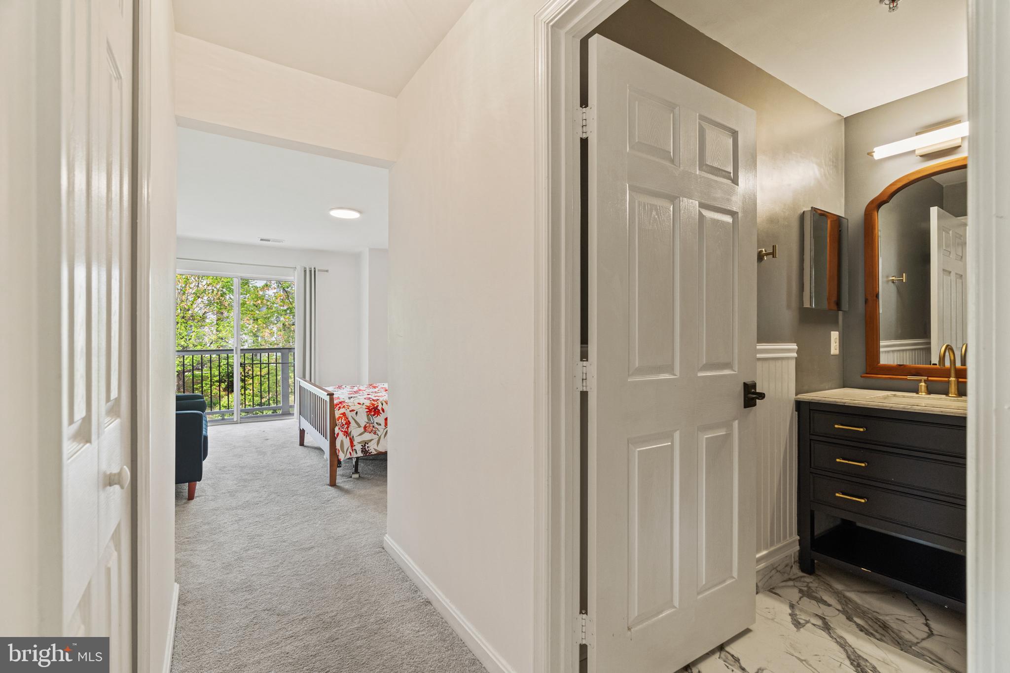 ASHBURN VILLAGE - Residential