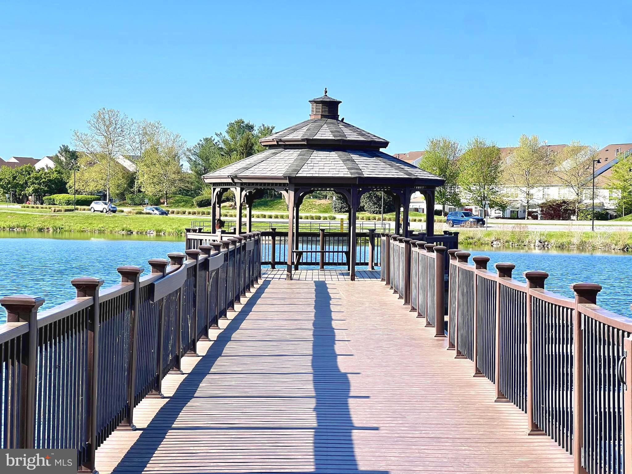 ASHBURN VILLAGE - Residential