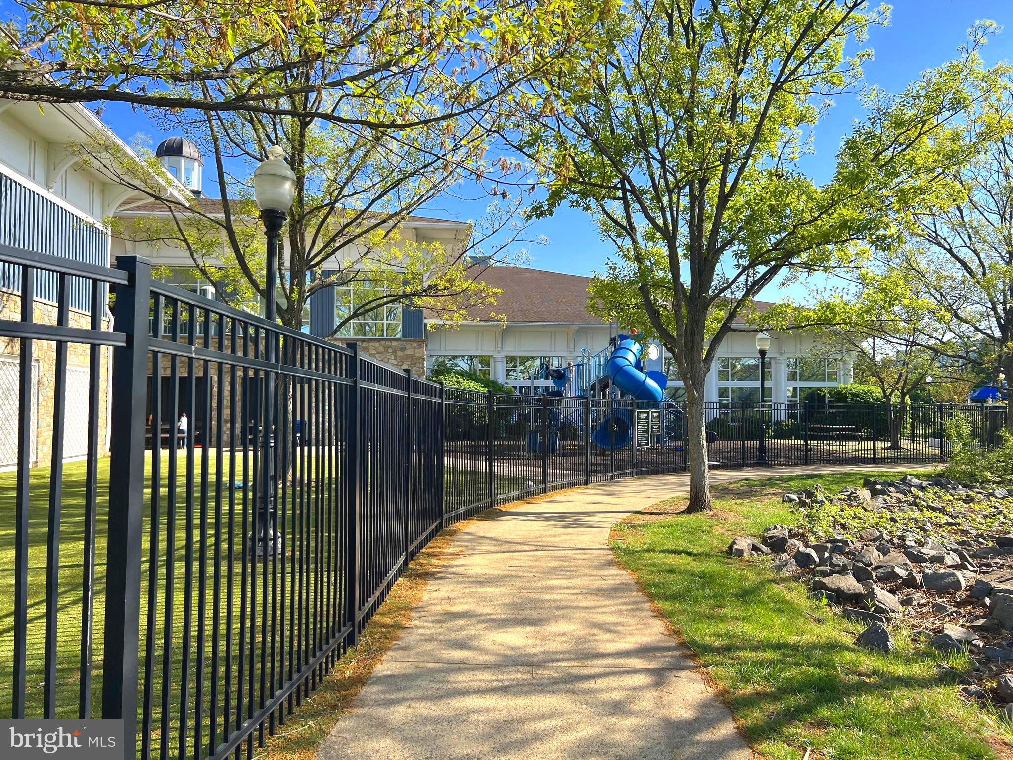 ASHBURN VILLAGE - Residential