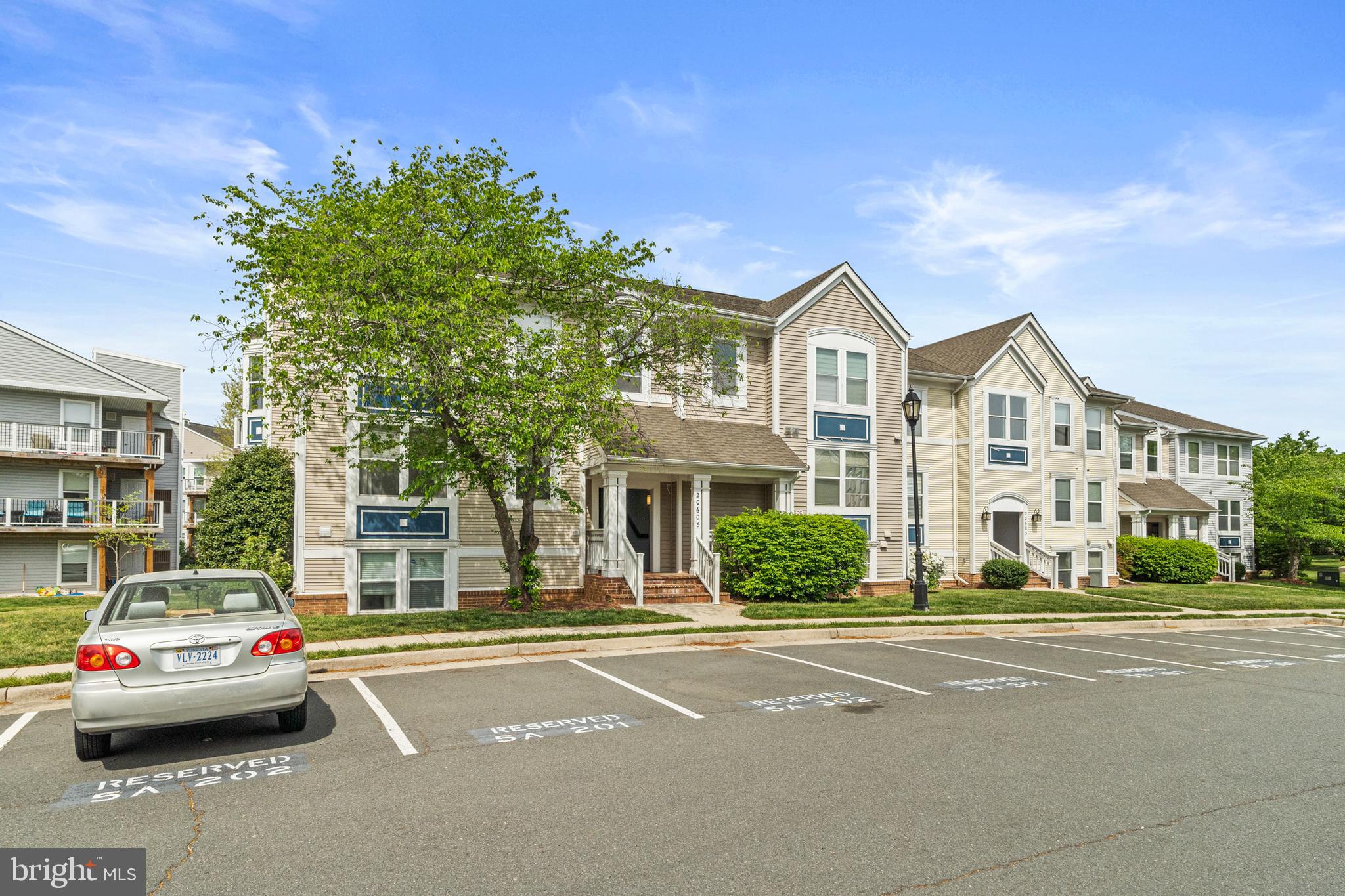 ASHBURN VILLAGE - Residential