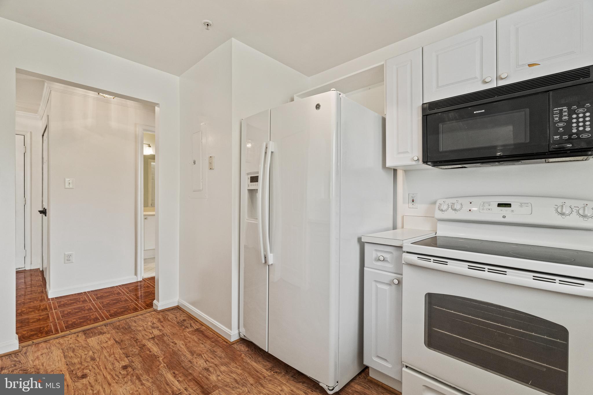 ASHBURN VILLAGE - Residential