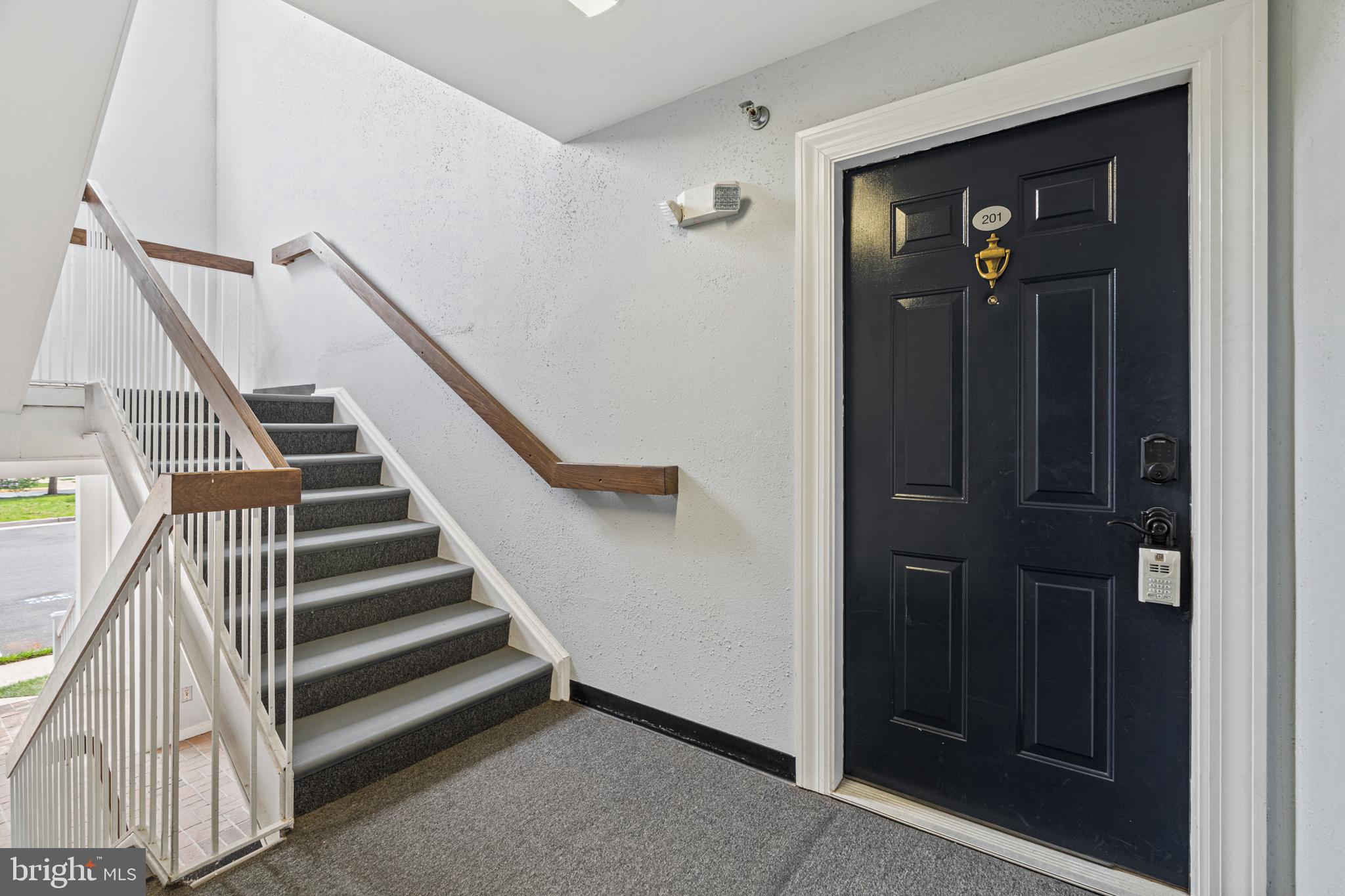 ASHBURN VILLAGE - Residential