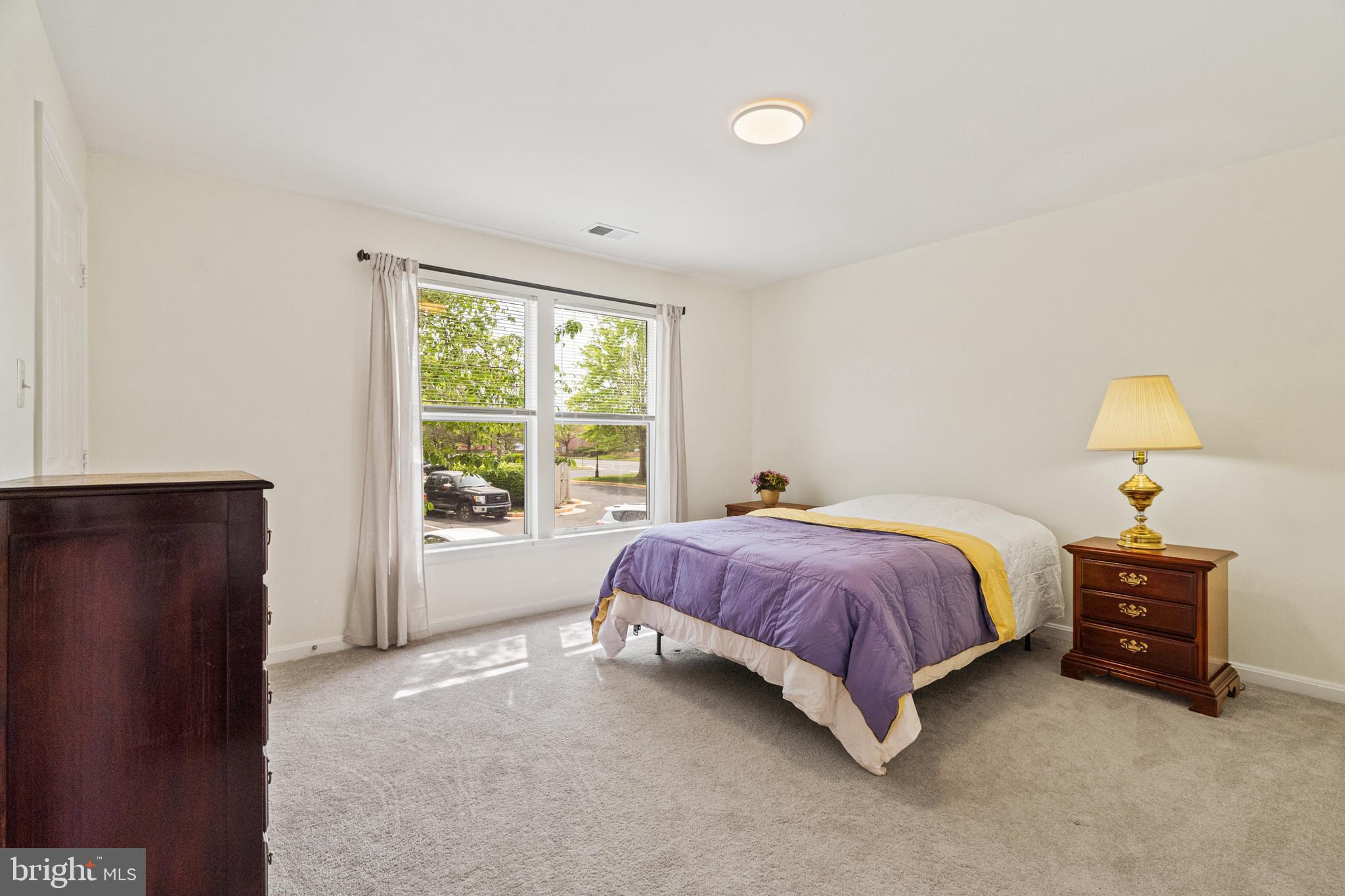 ASHBURN VILLAGE - Residential