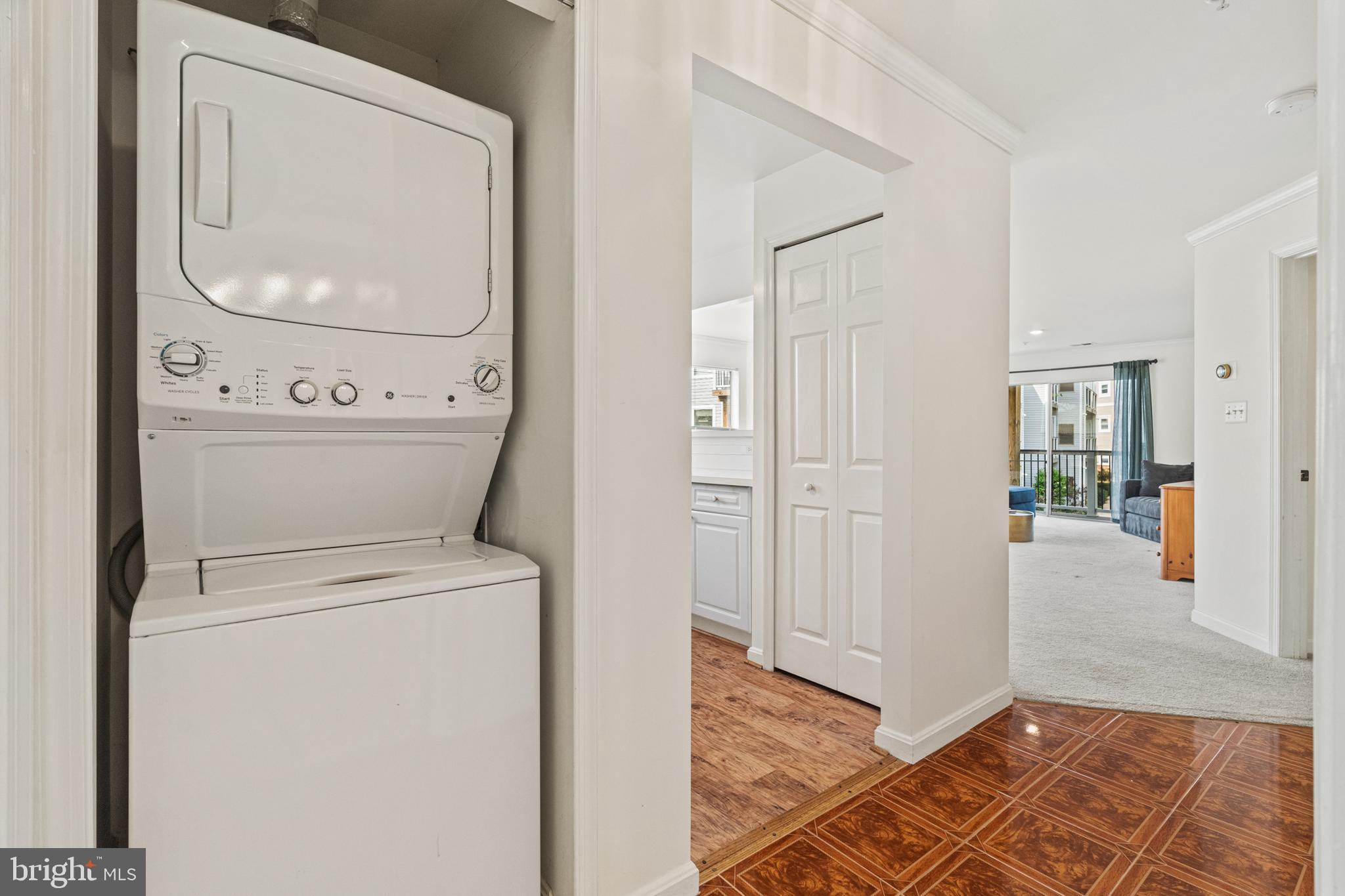 ASHBURN VILLAGE - Residential