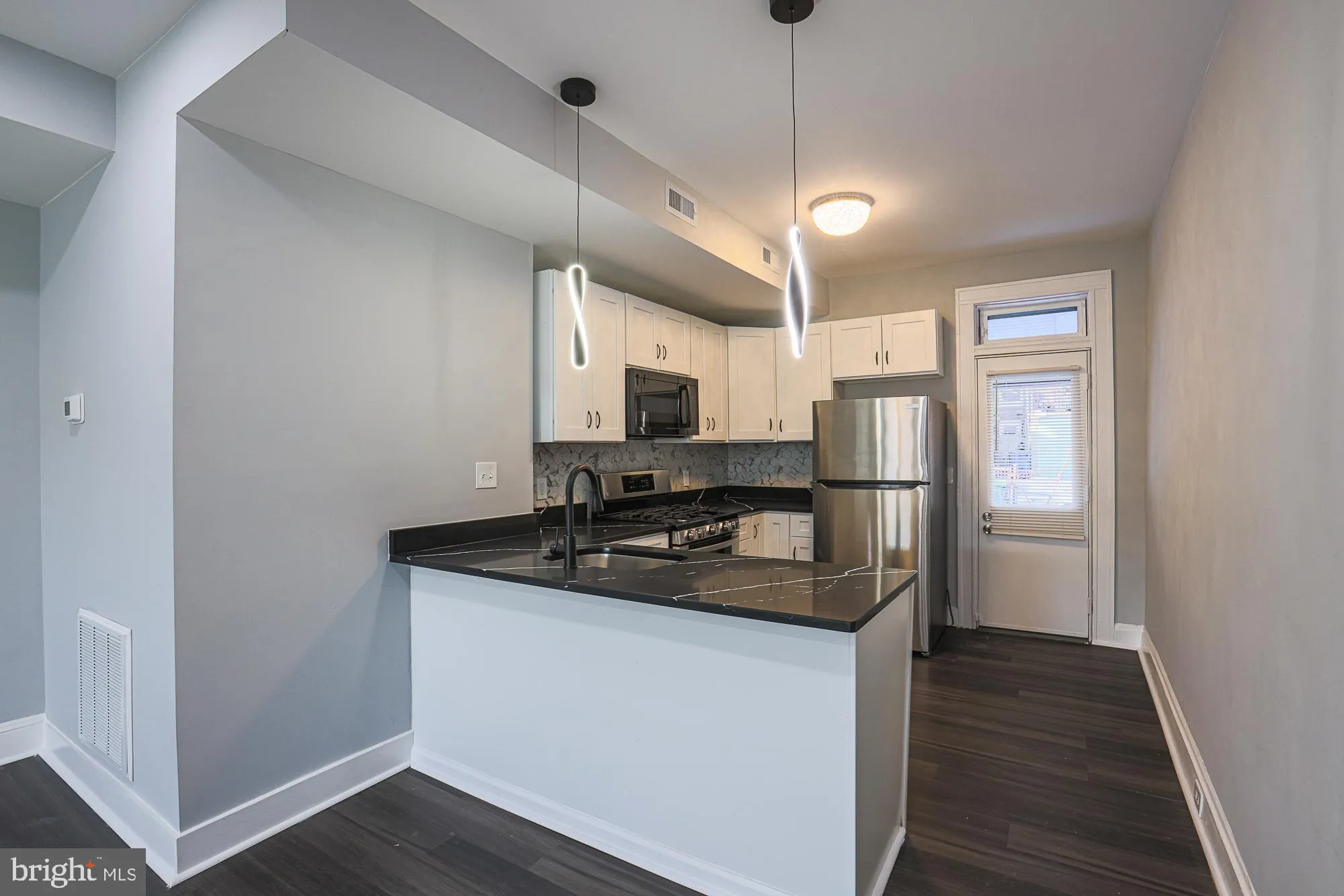 Baltimore, Maryland 21223, United States, 4 Bedrooms Bedrooms, ,2 BathroomsBathrooms,Residential,Active,7421