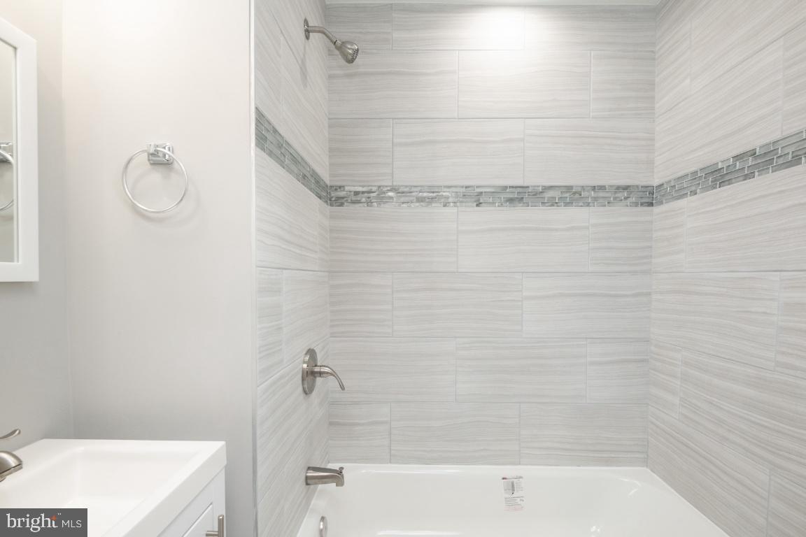 ROGNEL HEIGHTS - Residential