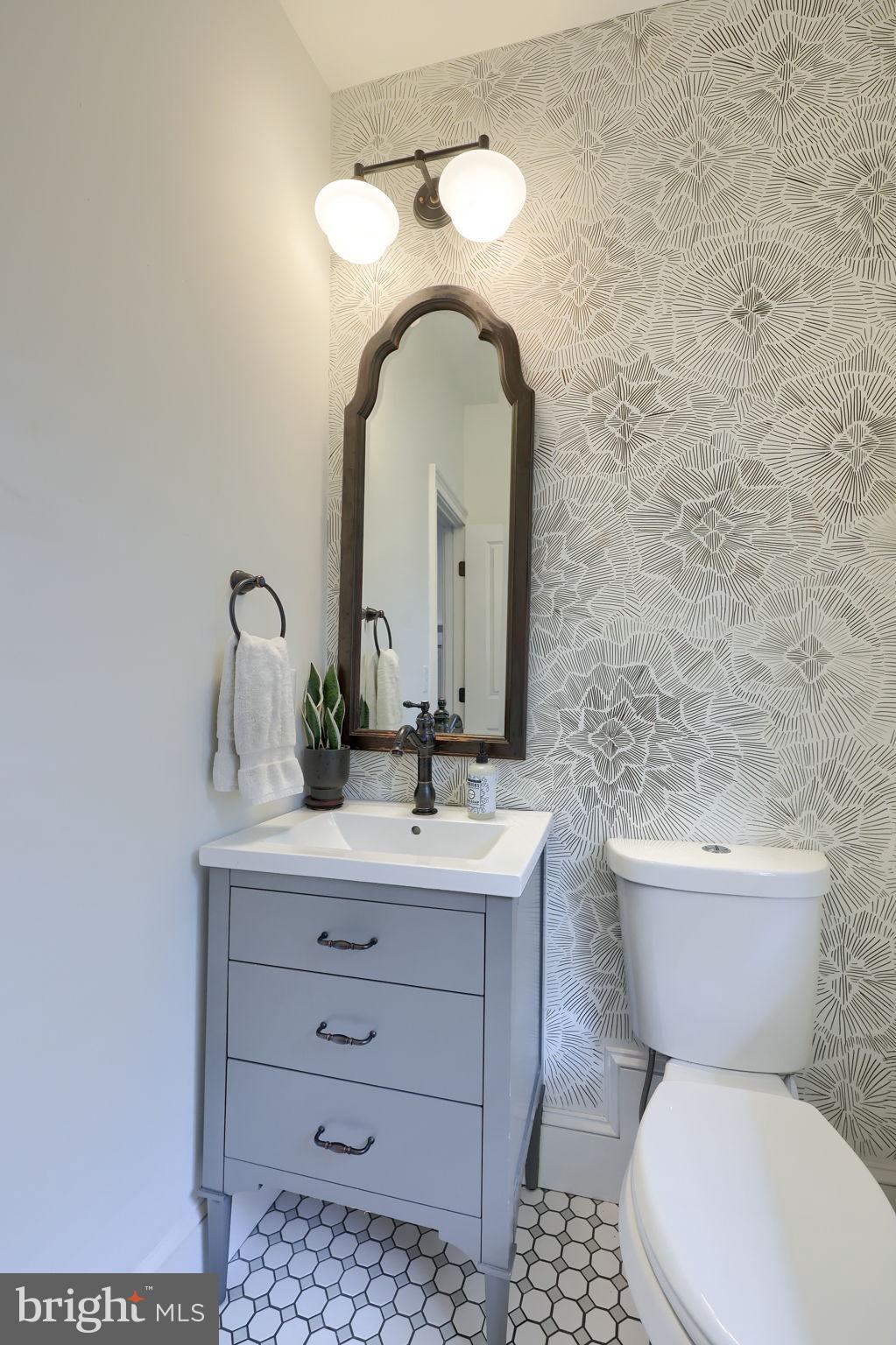 CHESTNUT HILL - Residential