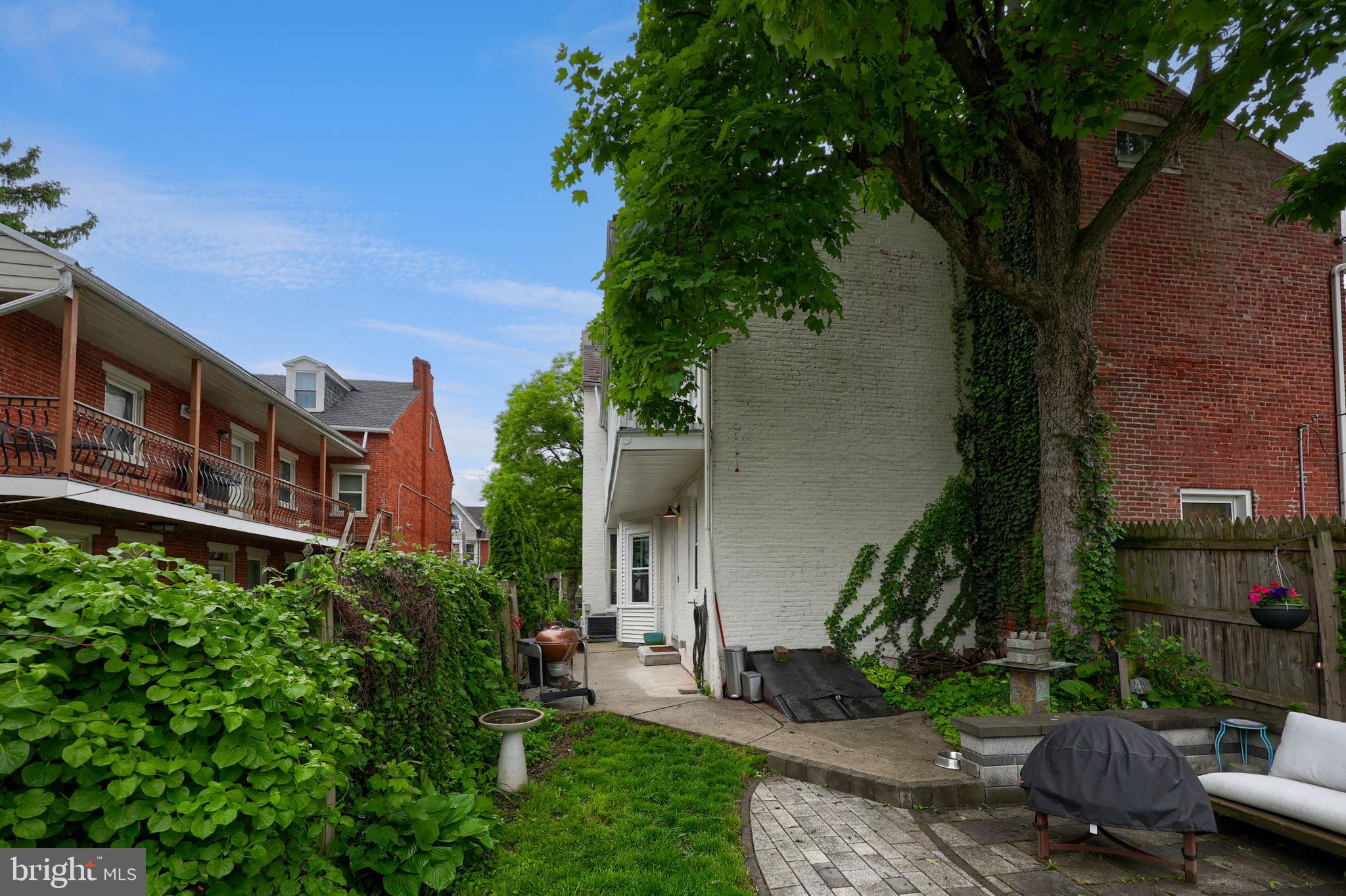 CHESTNUT HILL - Residential