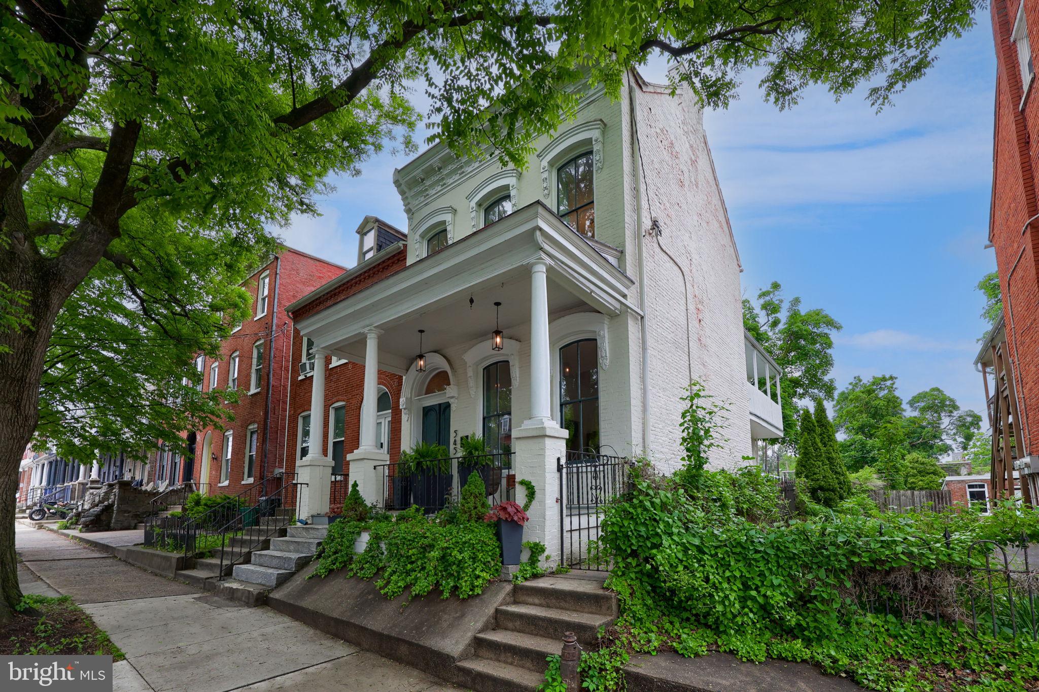 CHESTNUT HILL - Residential