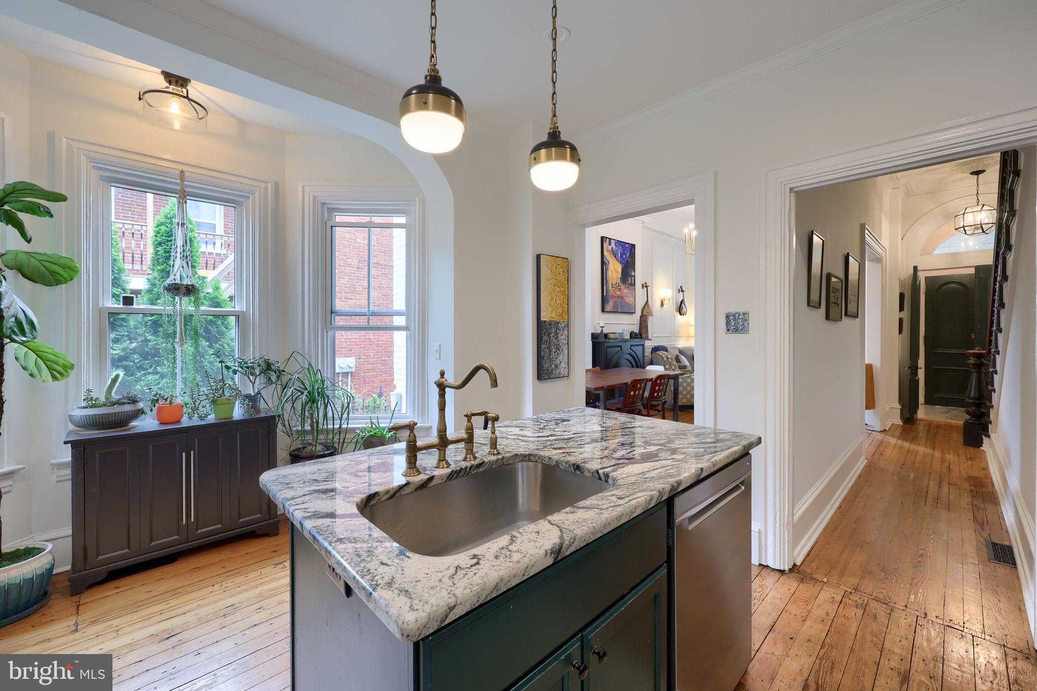 CHESTNUT HILL - Residential