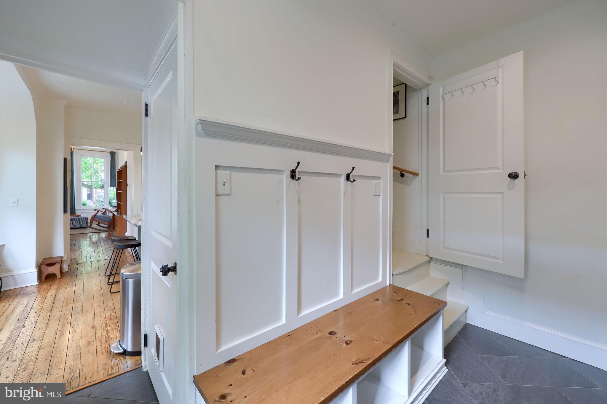 CHESTNUT HILL - Residential