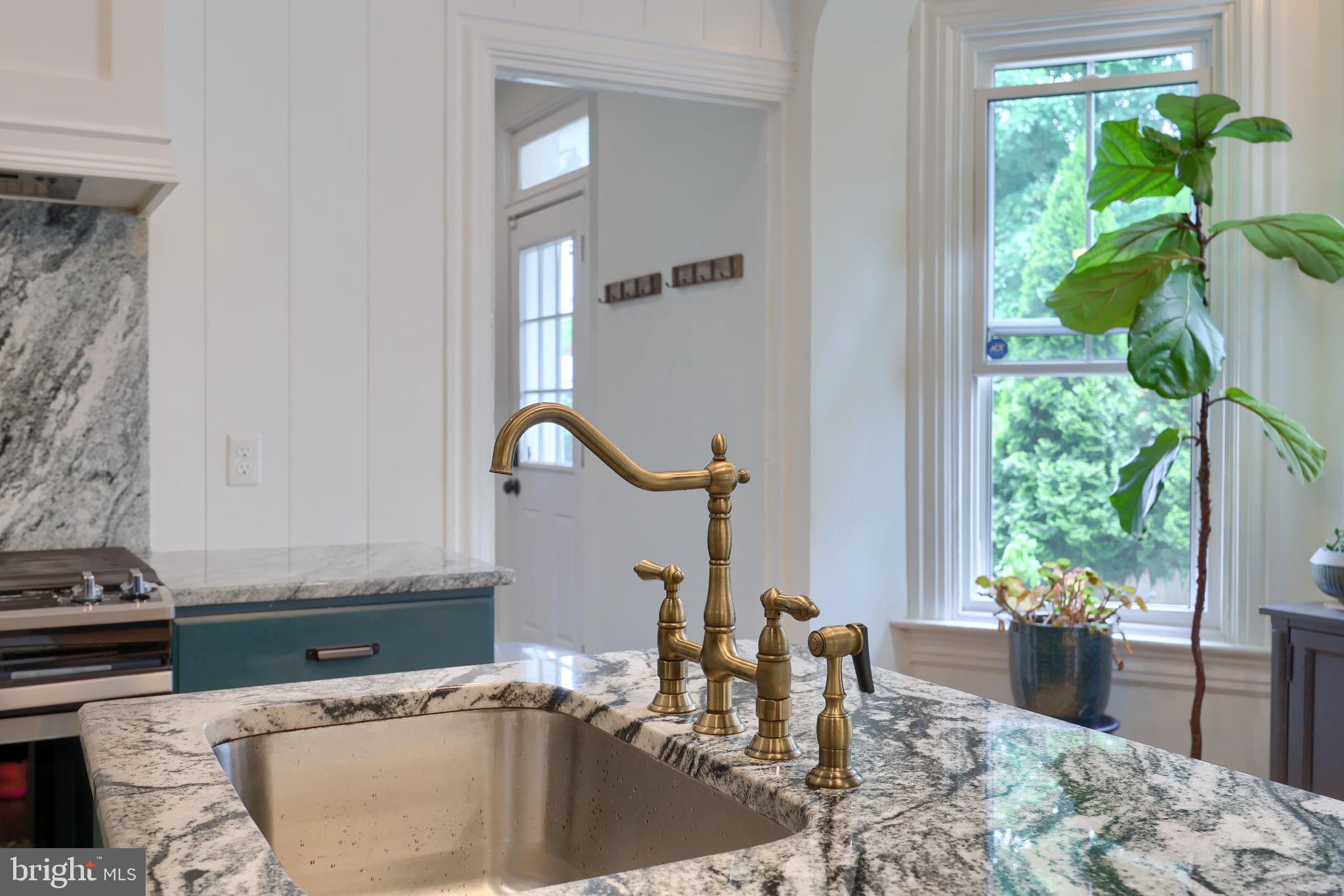 CHESTNUT HILL - Residential