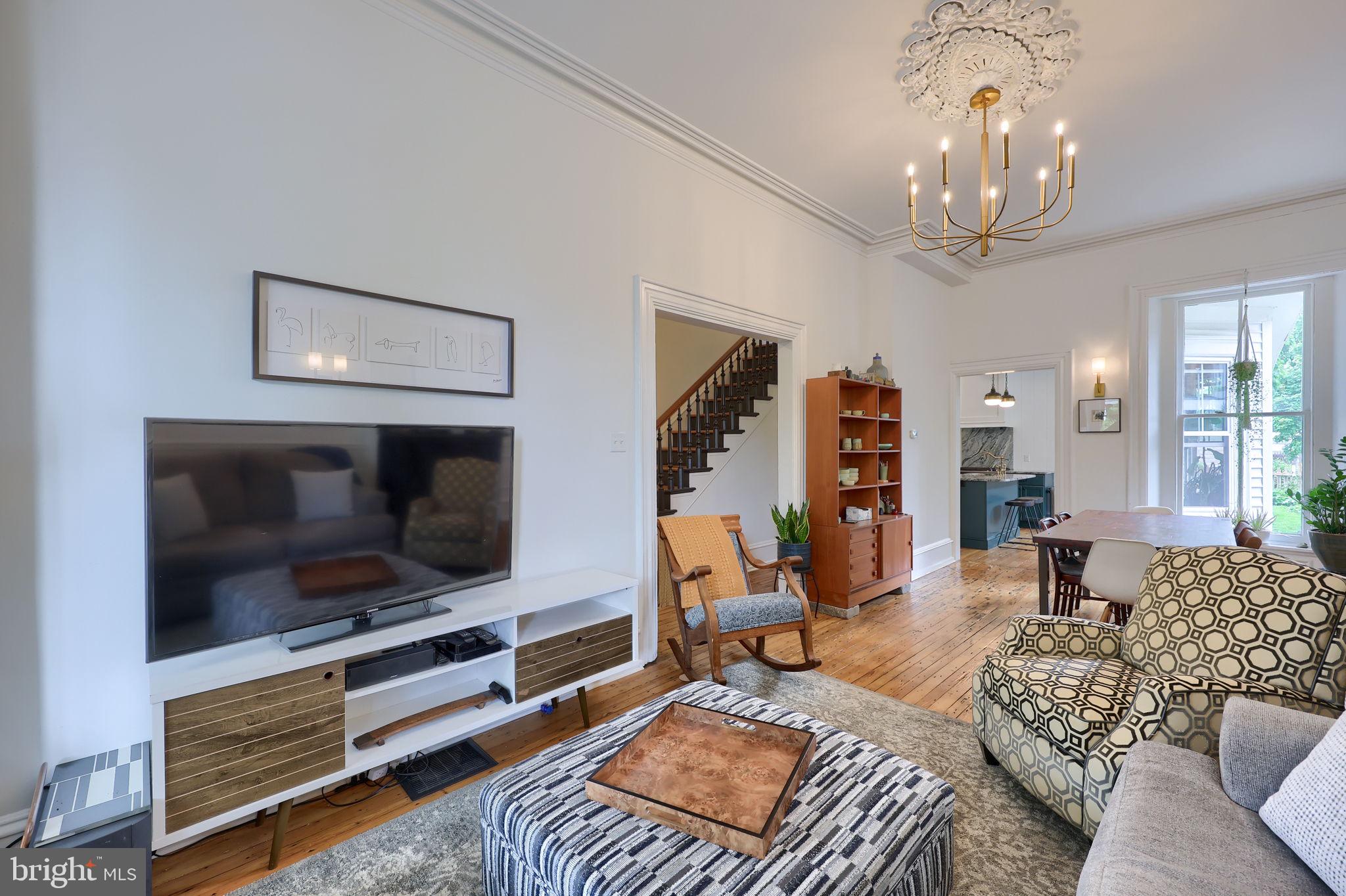 CHESTNUT HILL - Residential