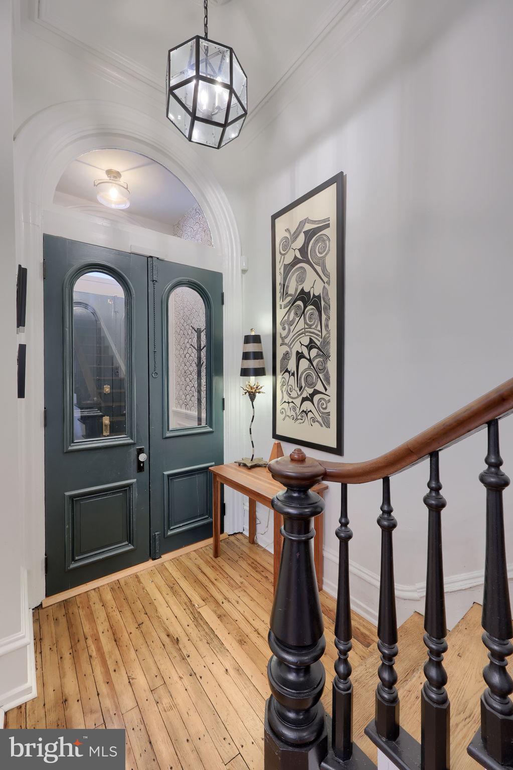 CHESTNUT HILL - Residential