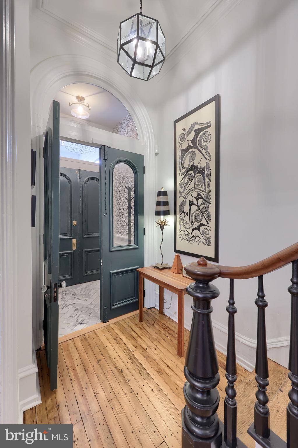 CHESTNUT HILL - Residential