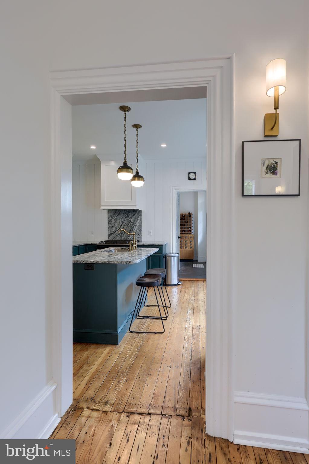 CHESTNUT HILL - Residential