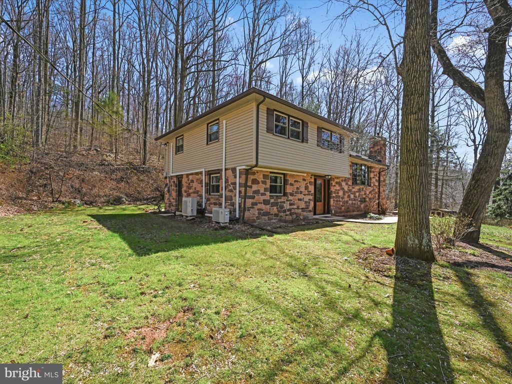 Photo of 1655 KLEINFELTERSVILLE RD, STEVENS, PA 17578 (MLS # PALA2032276)
