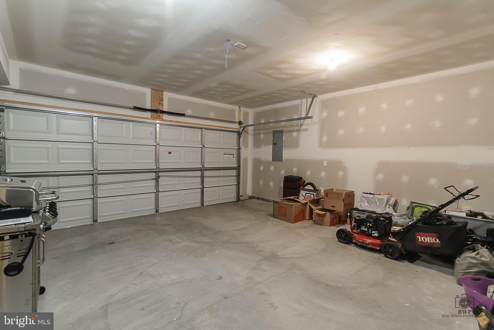 CRESTFIELD - Residential