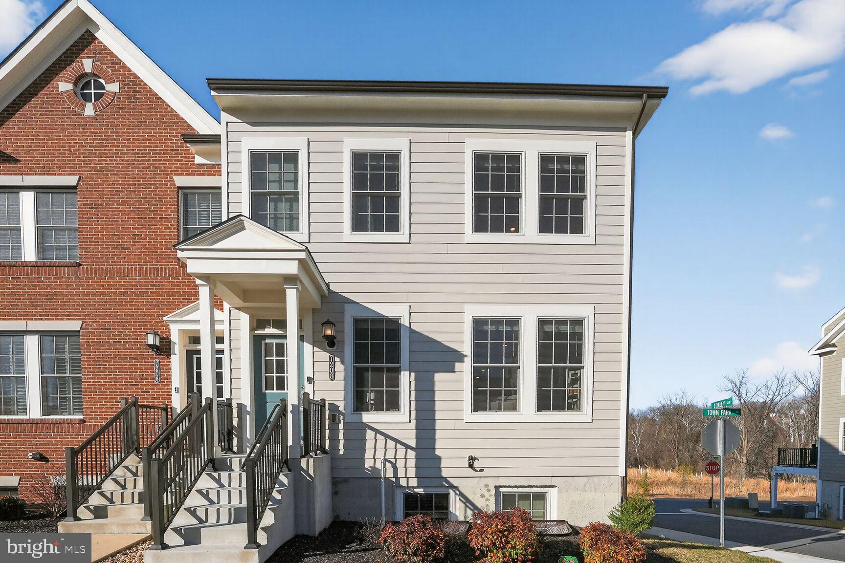 PARKSIDE AT WARFIELD - Residential