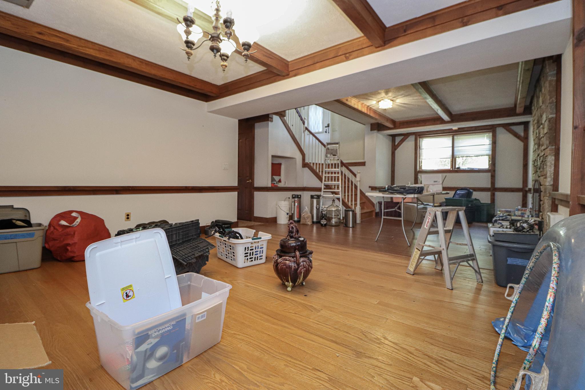 490 WILLIMSBURG LANE