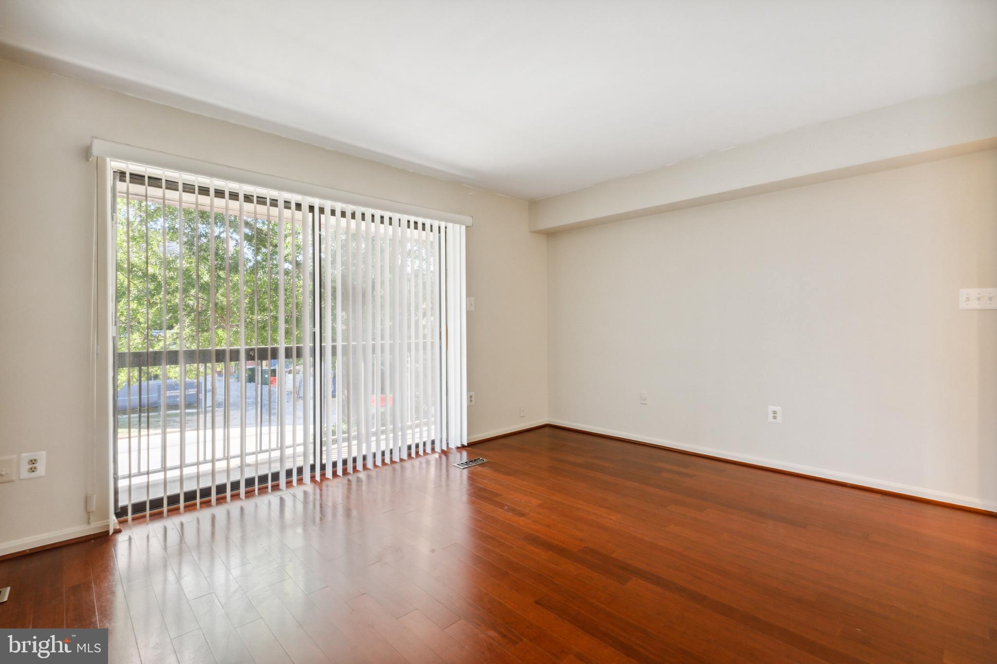 BRISTOL SQUARE - Residential