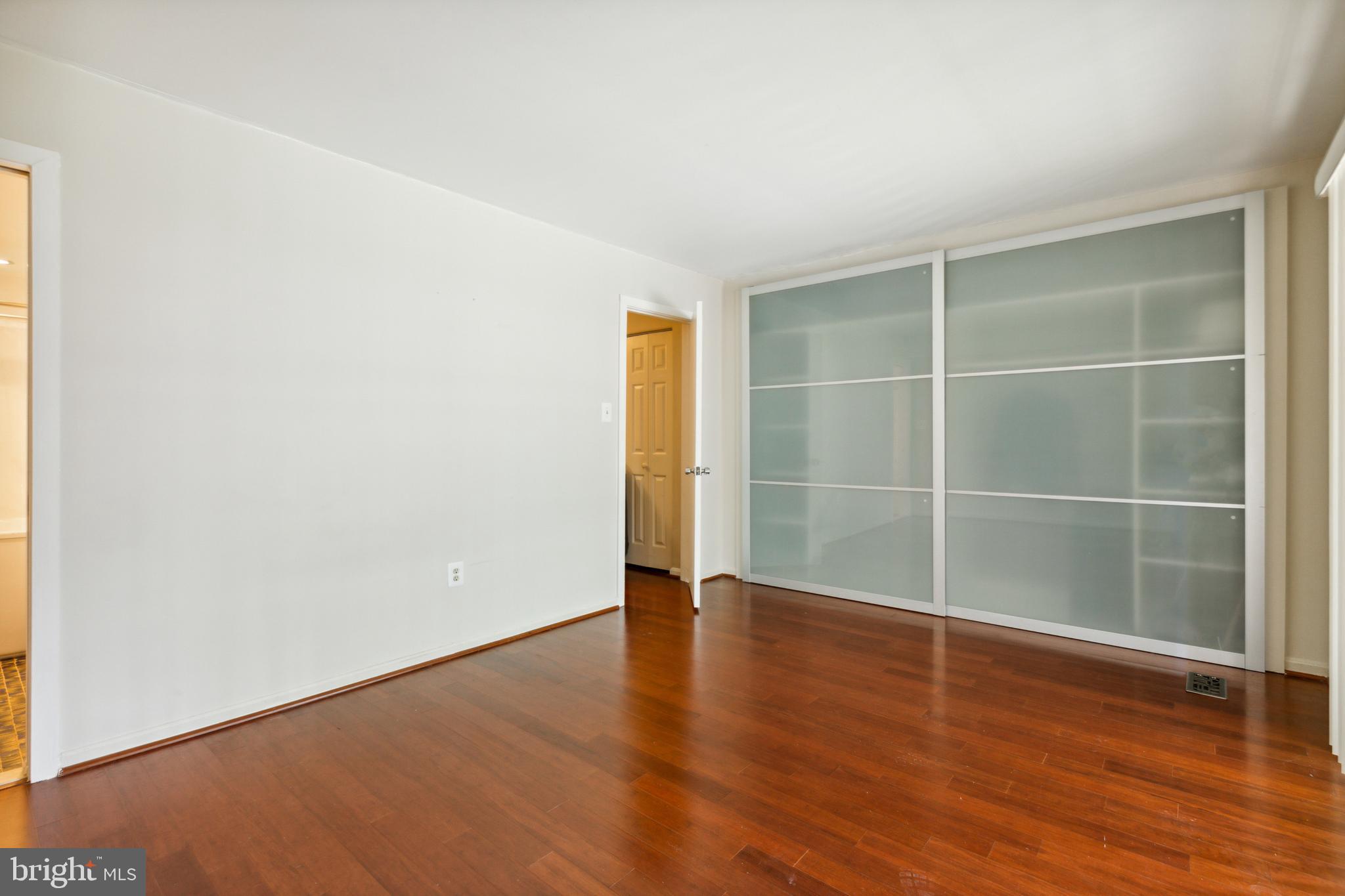 BRISTOL SQUARE - Residential