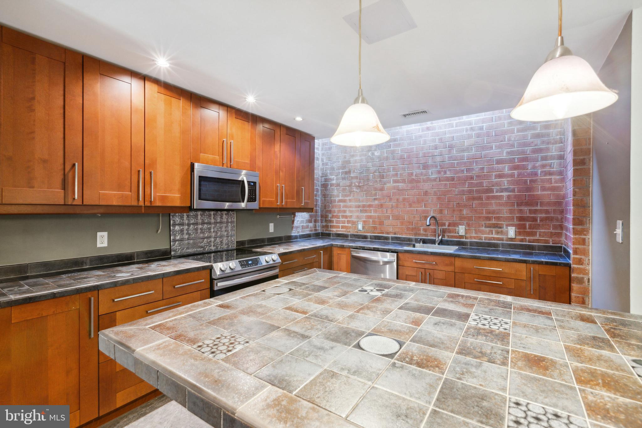 BRISTOL SQUARE - Residential