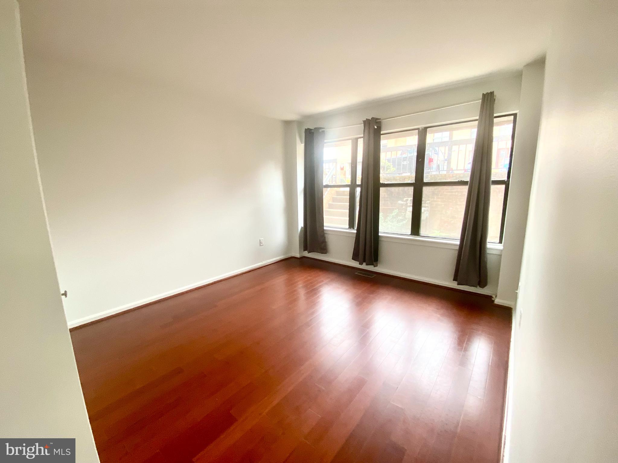 BRISTOL SQUARE - Residential