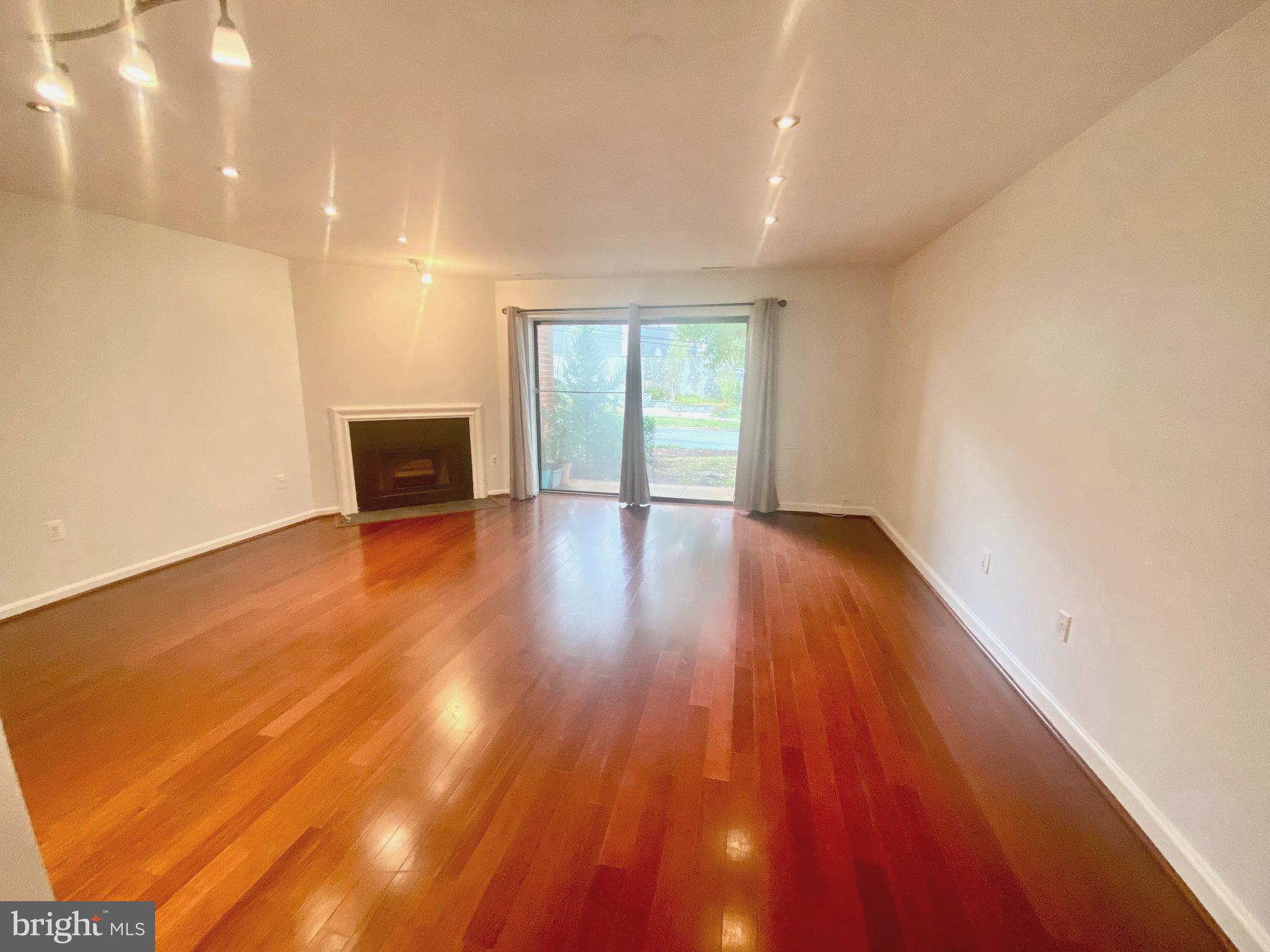 BRISTOL SQUARE - Residential